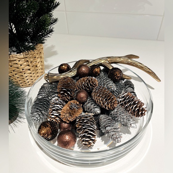 🌲URBAN BARN Glass Bowl & Holiday Decor 🌲 - Picture 10 of 14